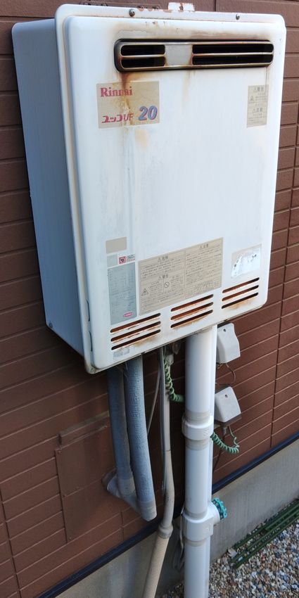 愛知県豊田市でのRUF-E2006SAW(A)への交換工事前の状態（みよし店）