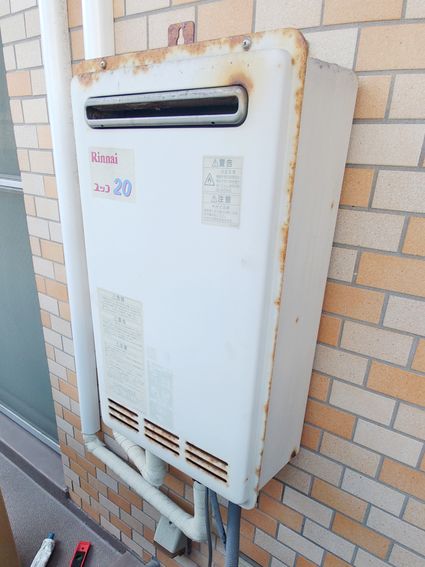 福岡県福岡市中央区でのRUX-A2016W(A)-Eへの交換工事前の状態（早良店）