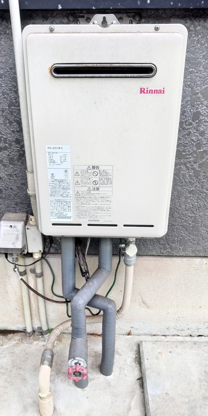 三重県津市でのRUX-A2015W(A)-Eへの交換工事前の状態（三重津店）