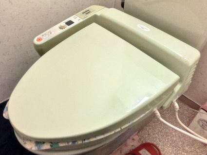 福岡県福岡市早良区でのTCF2223Eへの交換工事前の状態（早良店）