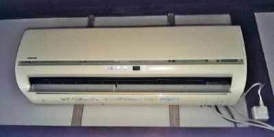 東京都三鷹市でのCSH-B22CR(W)への交換工事前の状態（杉並店）